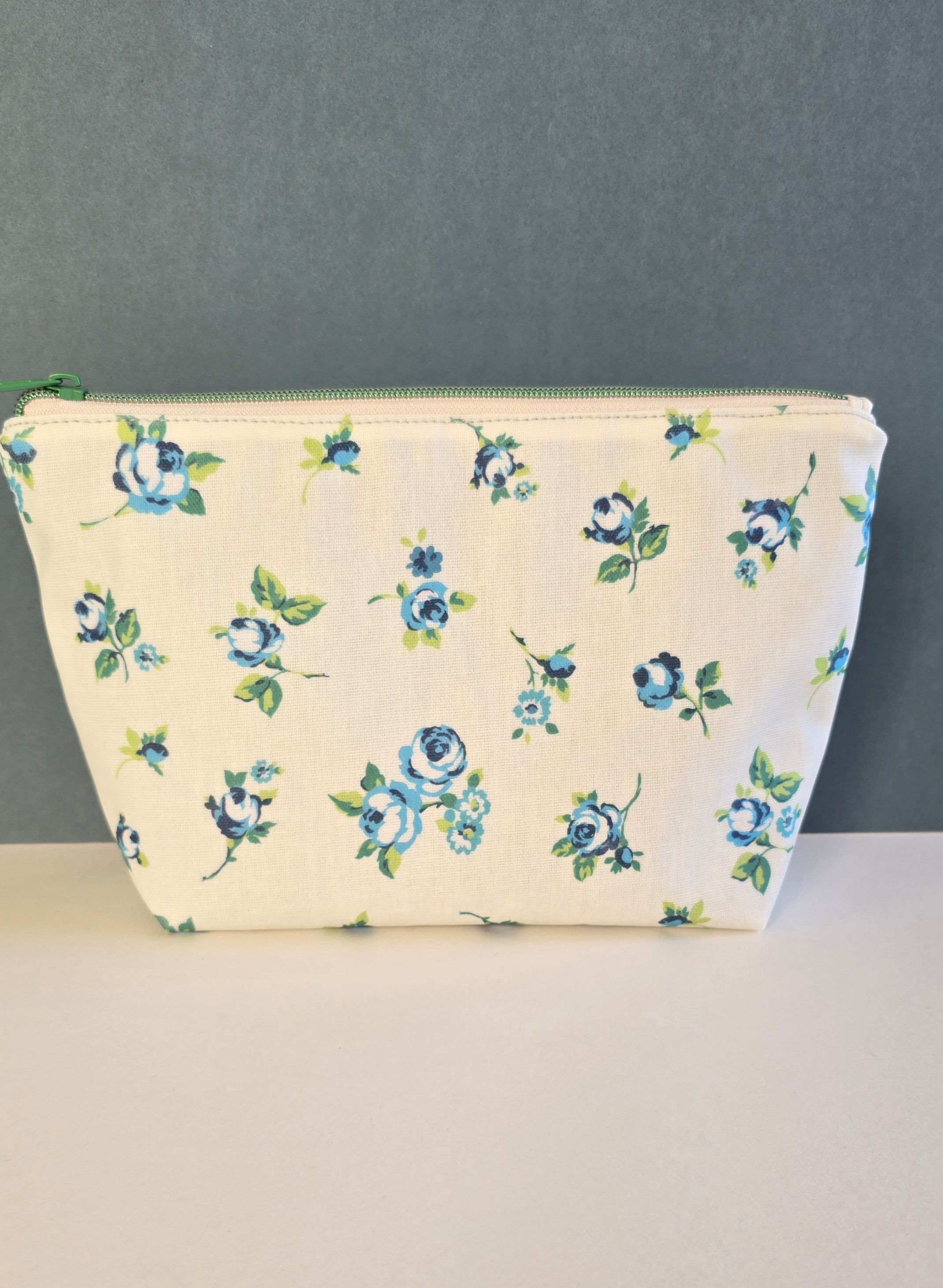 Oilcloth Make-Up Bag – Handcrafted &amp; Practical